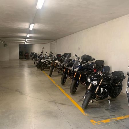 埃雷梅斯住宿加早餐酒店 库尼奥 外观 照片